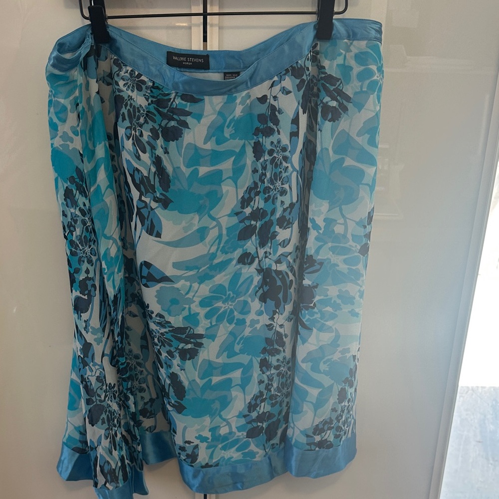 Valerie Stevens Blue Floral Skirt